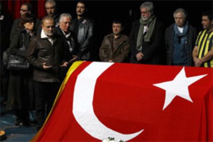 Tiyatrocu Osman Gidişoğlu için Ertuğrul sahnesi'nde tören