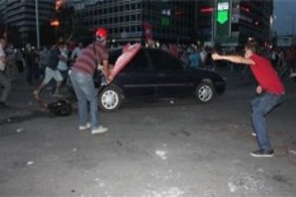 Üç eylemciyi yaralayan sürücü gözaltında