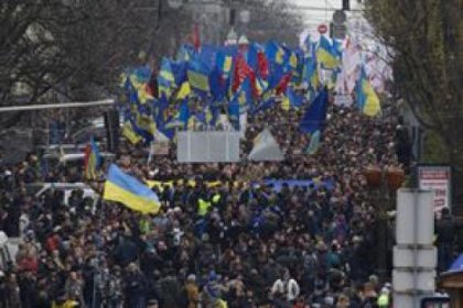 Ukrayna'da AB yanlıları yeniden sokakta
