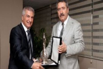 Vali Kıraç'tan Başkan Durak'a veda ziyareti