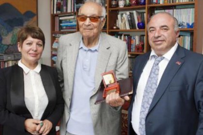 Yaşar Kemal'e Ermenistan'dan 'yüreklilik' nişanı