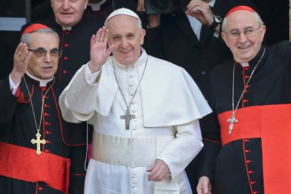 Yeni Papa 'diktatörlük işbirlikçisi' olmakla suçlanıyor