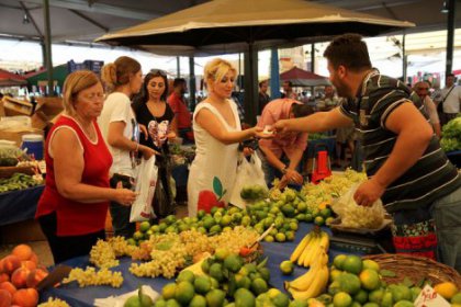 Zabıtaya saldıran manavlara hapis