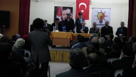 AKP okulda seçim propagandası yaptı