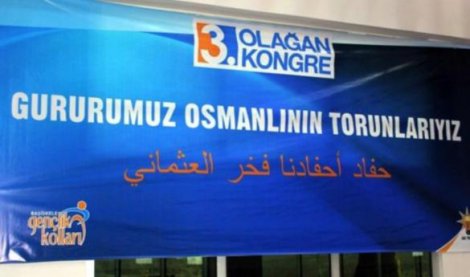 AKP'lilerin Osmanlıca diye astığı pankartlar Arapça çıktı