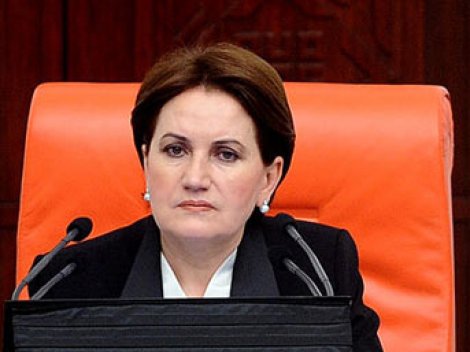 Akşener, 'Başbakan Haklı, Hırsızlık Babadan Oğula Geçiyor'