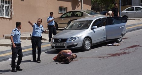 Ankara'da silahlı saldırı: 2 polis, 2 sivil yaralandı