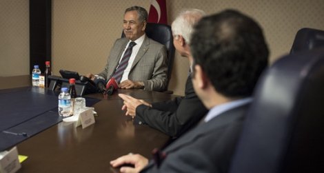 Arınç: İsrail AA'yı bilerek vurdu