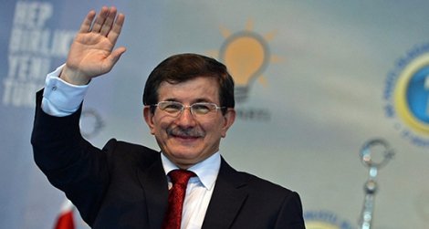 Davutoğlu TBMM'de ilk Bahçeli'nin elini sıktı