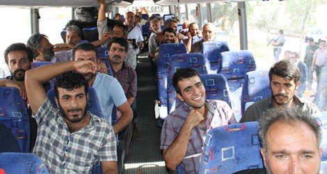 Davutoğlu: Türk şoförler serbest