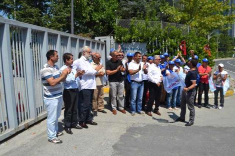 Deva'da direniş devam ederken Petrol-İş basın açıklaması yaptı