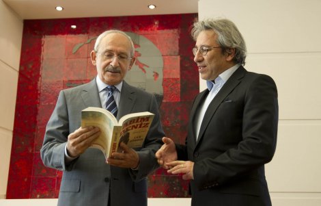 Dündar’dan Kılıçdaroğlu’na imzalı 'Abim Deniz' kitabı