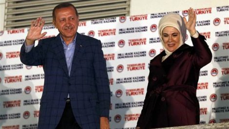 Erdoğan Balkon Konuşması Yapıyor