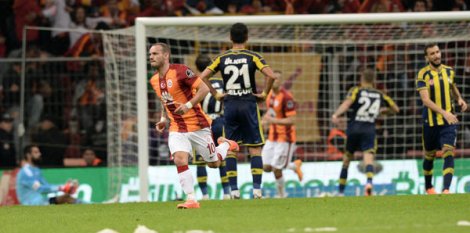 Fenerbahçe'yi Sneijder yıktı!