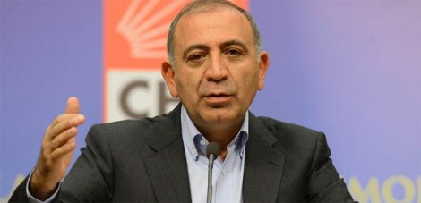 Gürsel Tekin kendine TV kurdu