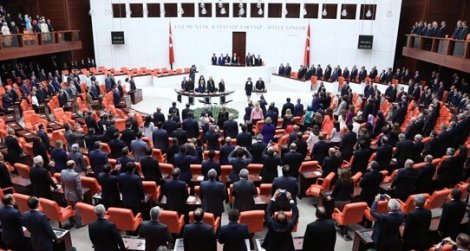 Güven oylaması CHP kurultayı ile çakıştı