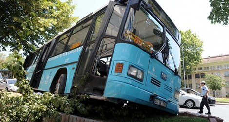 İstanbul'da bir haftada üçüncü halk otobüsü kazası