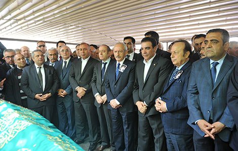 Kılıçdaroğlu, Kazel Toprak’ın cenaze törenine katıldı