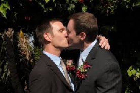 Malta Eşcinsel Evliliği kabul etti