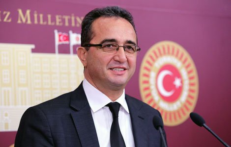 ''Öğrencilere Cumhuriyet tarihine ilişkin kitap listesi önermek suç mu?''