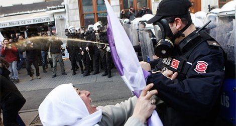 'Paralel polisler 1 Mayıs'ta gaz sıkmayarak Taksim'i açacak'