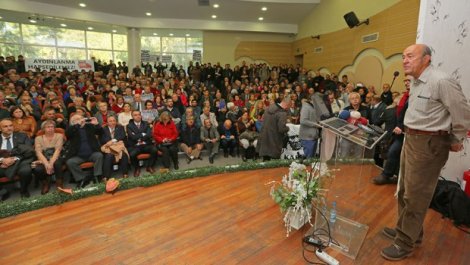 Prof. Dr. Esat Rennan Pekünlü cezaevi öncesi gözyaşlarını tutamadı