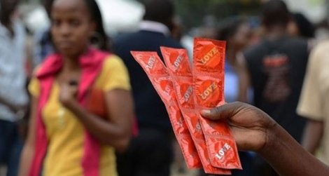 Uganda'da 'küçük prezervatif' sorunu