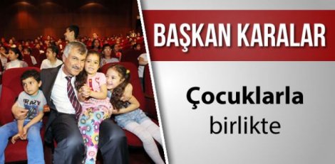 Zeydan Karalar Çocuklarla Birlikte