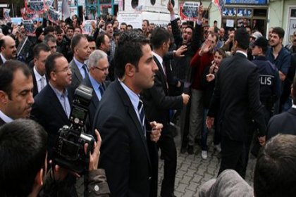 AKP'li belediye başkanı, Bekir Bozdağ'ı yuhalattı