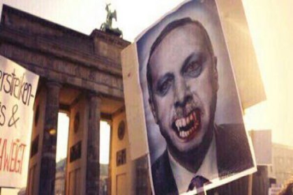 Almanya’da Erdoğan’a büyük protesto