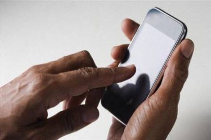 Azerbaycanlı vekillere akıllı telefon yasağı
