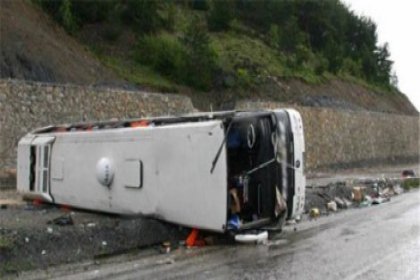 Bolu Dağı geçişinde Yolcu Otobüsü Devrildi