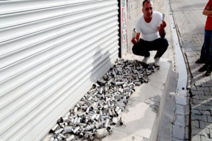 Boş kovanlarını sergilediler