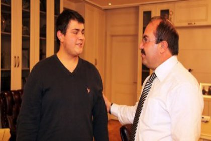 Bulduğu parayı sahibine götürdü, altın kazandı!