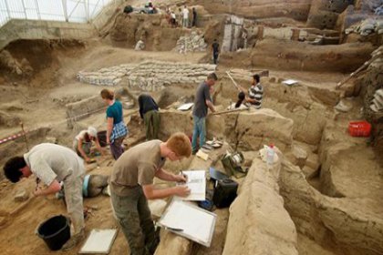 Çatalhöyük'te 9 bin yıllık kumaş bulundu