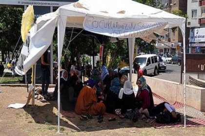 Diyarbakırlı annelerden PKK'ya: Tüm çocuklar geri gelsin