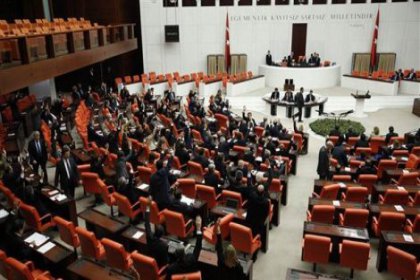 Dört bakana ‘komisyon’ kurulmasına EVET oybirliği ile oldu