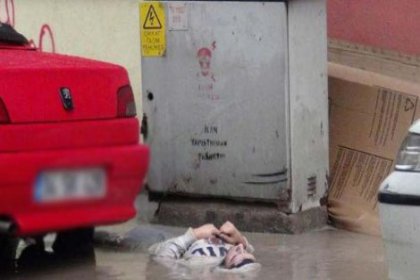 Elektrik trafosuna dokunan genç öldü