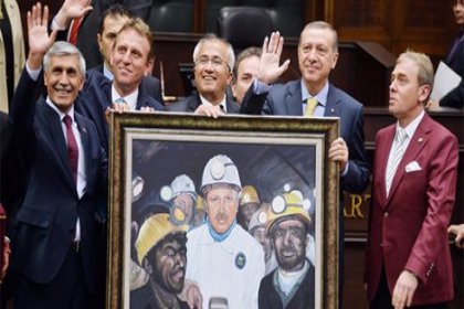 Erdoğan'a 'madenci' tablosu hediye ettiler