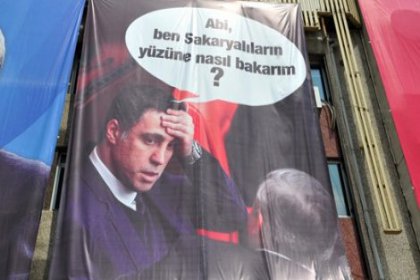 Erdoğan'ın miting alanında Hakan Şükür'lü pankart