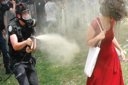 Gezi'nin 'Kırmızılı Kadın'ı Başbakan Erdoğan'dan da şikayetçi oldu