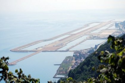 Havaalanı için Karadeniz'e 29 milyon ton taş döküldü