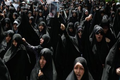 İran'da hicab eylemi