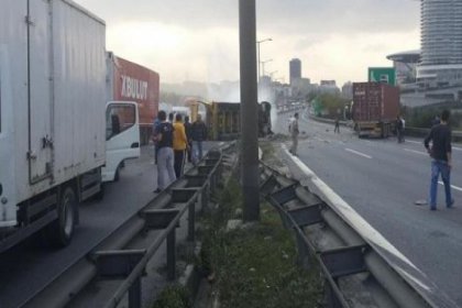 Kaza İstanbul trafiğini felç etti