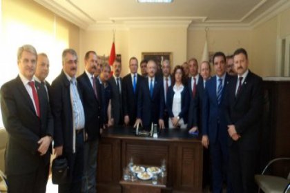 Kılıçdaroğlu, Birleşik Kamu-İş Konfederasyonunu ziyaret etti