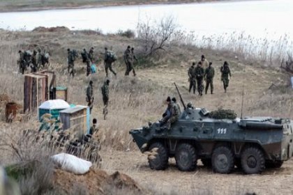 Kırım'da askeri üsse saldırı