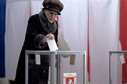 Kırım'da kritik referandum başladı