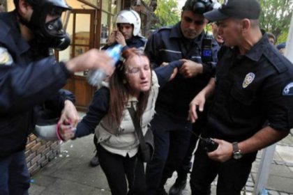 Sanatçı lokali tahliyesinde arbede