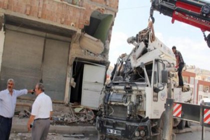 Şanlıurfa'da beton mikseri kontrolden çıktı: 2 ölü