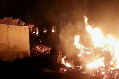 Sinop'ta 31 ev tamamen yandı